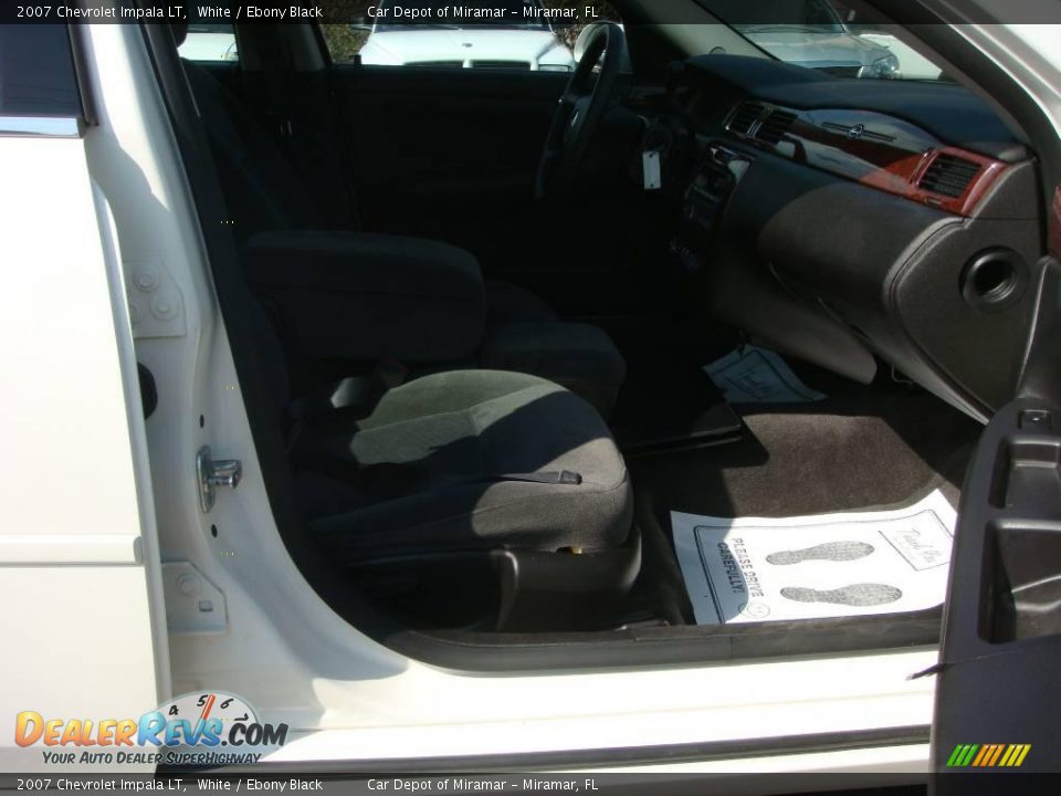 2007 Chevrolet Impala LT White / Ebony Black Photo #11