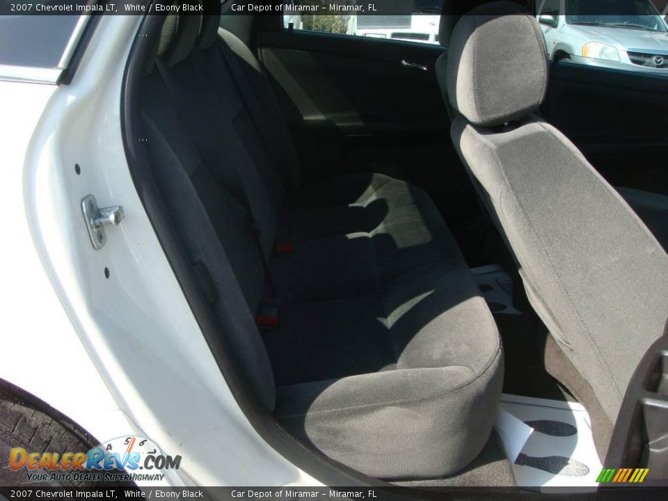 2007 Chevrolet Impala LT White / Ebony Black Photo #12