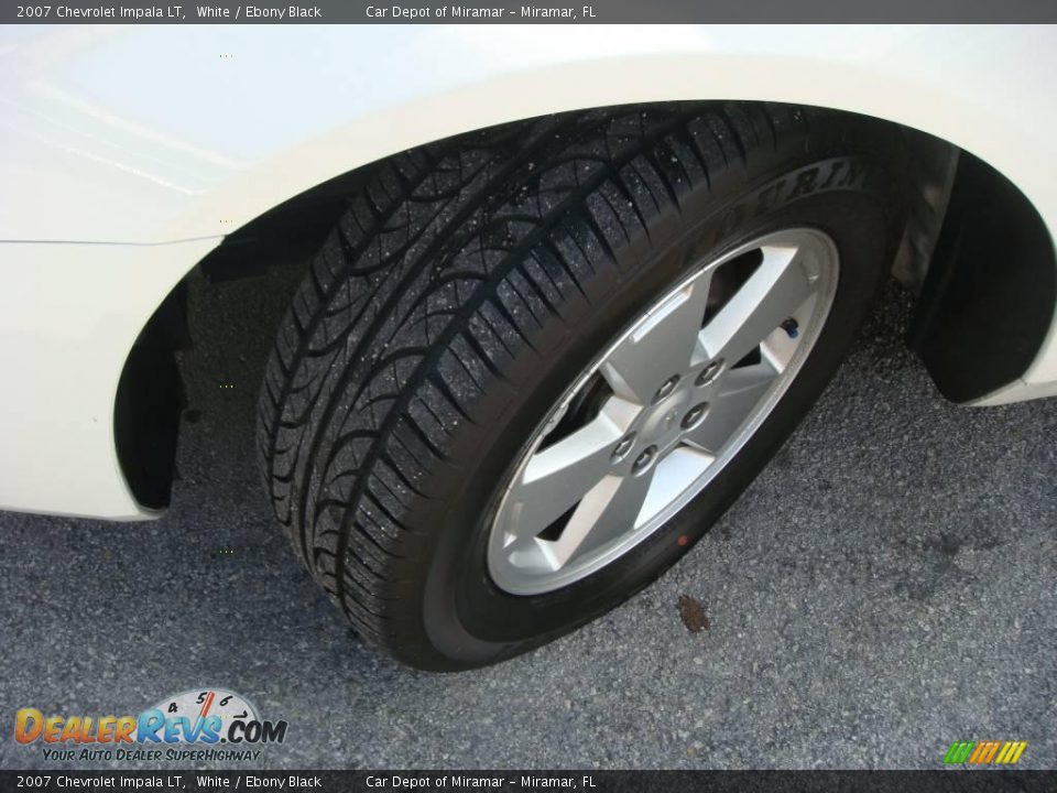 2007 Chevrolet Impala LT White / Ebony Black Photo #15