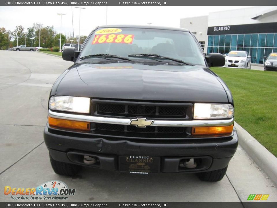 2003 Chevrolet S10 LS Crew Cab 4x4 Black Onyx / Graphite Photo #4