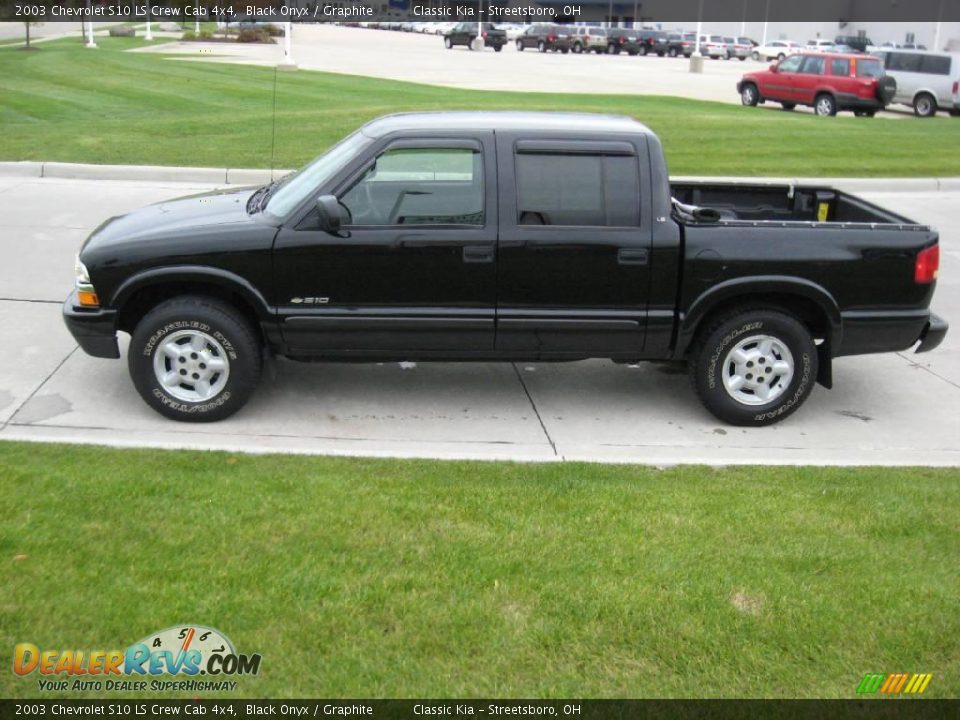 2003 Chevrolet S10 LS Crew Cab 4x4 Black Onyx / Graphite Photo #6