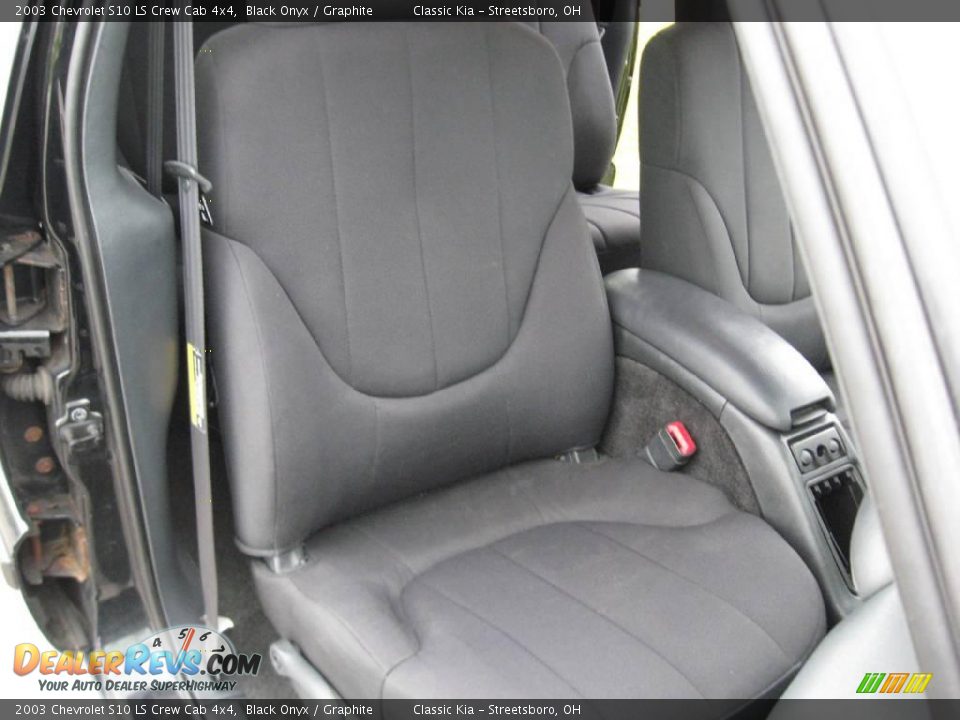 2003 Chevrolet S10 LS Crew Cab 4x4 Black Onyx / Graphite Photo #20