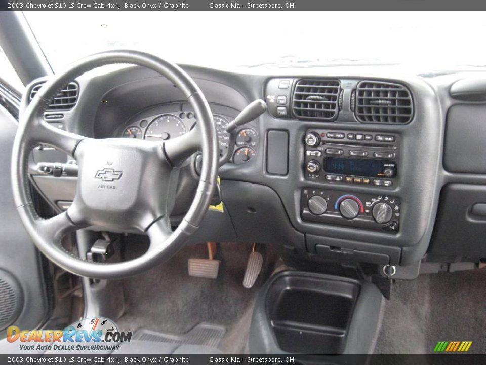 2003 Chevrolet S10 LS Crew Cab 4x4 Black Onyx / Graphite Photo #23