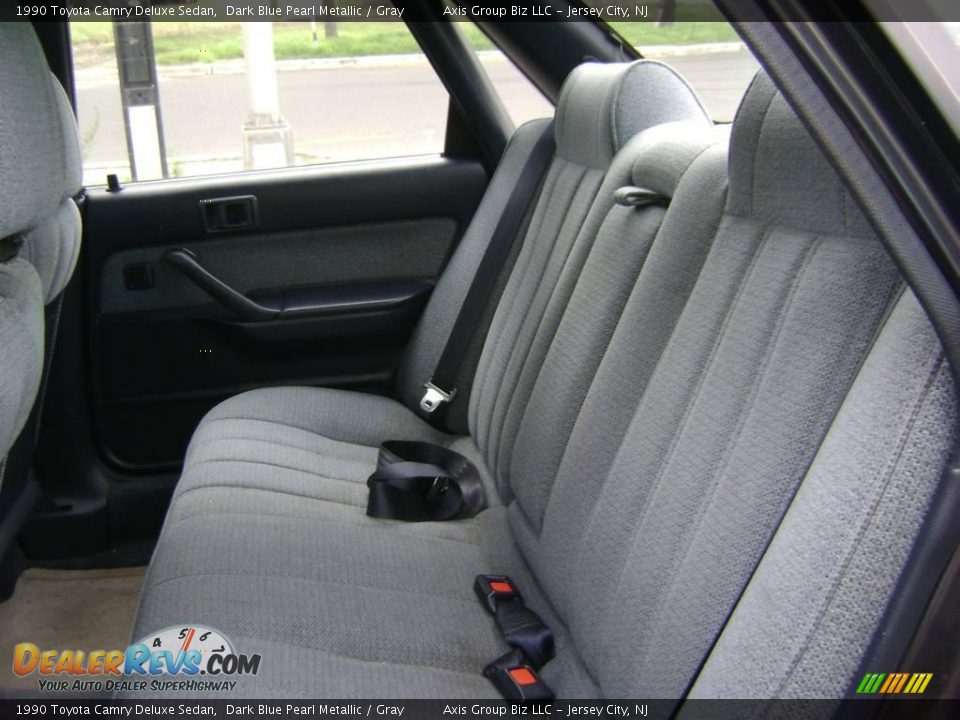 1990 Toyota Camry Deluxe Sedan Dark Blue Pearl Metallic / Gray Photo #6