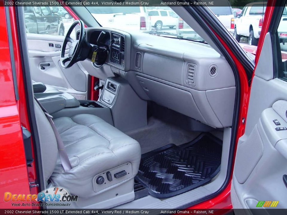 2002 Chevrolet Silverado 1500 LT Extended Cab 4x4 Victory Red / Medium Gray Photo #18