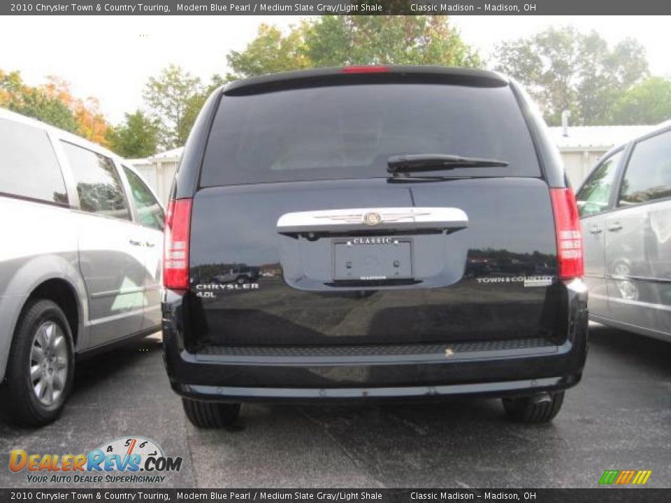 2010 Chrysler Town & Country Touring Modern Blue Pearl / Medium Slate Gray/Light Shale Photo #4