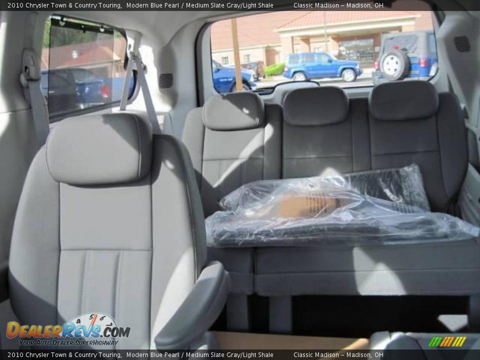 2010 Chrysler Town & Country Touring Modern Blue Pearl / Medium Slate Gray/Light Shale Photo #8