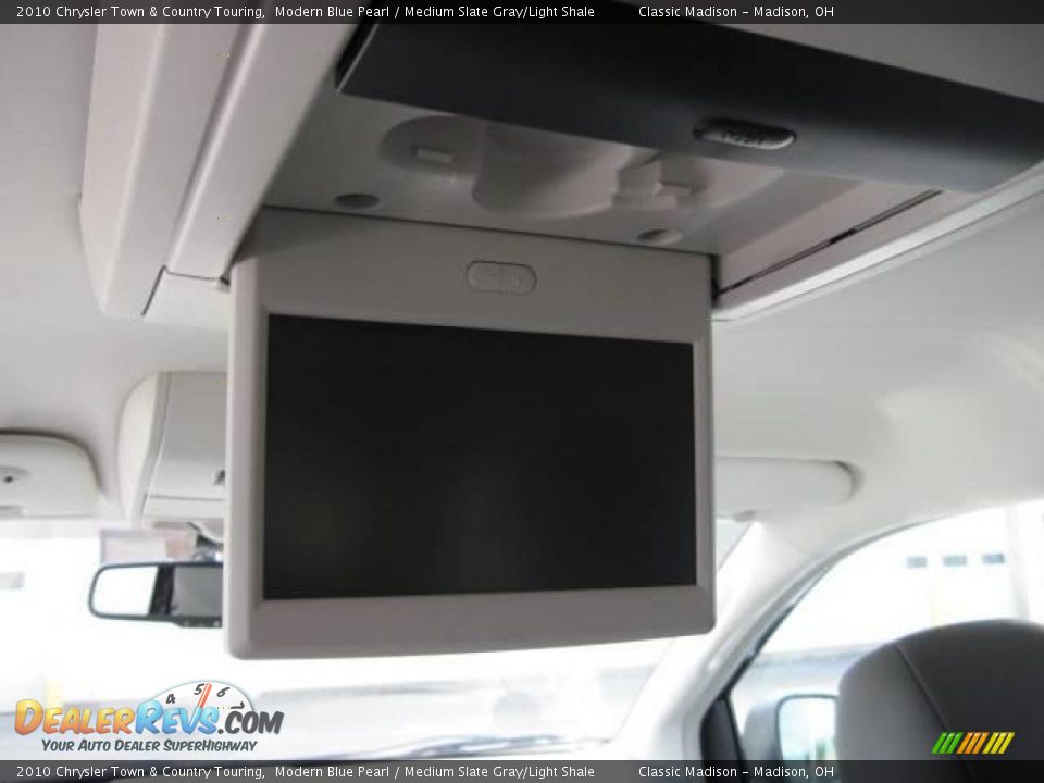 2010 Chrysler Town & Country Touring Modern Blue Pearl / Medium Slate Gray/Light Shale Photo #11