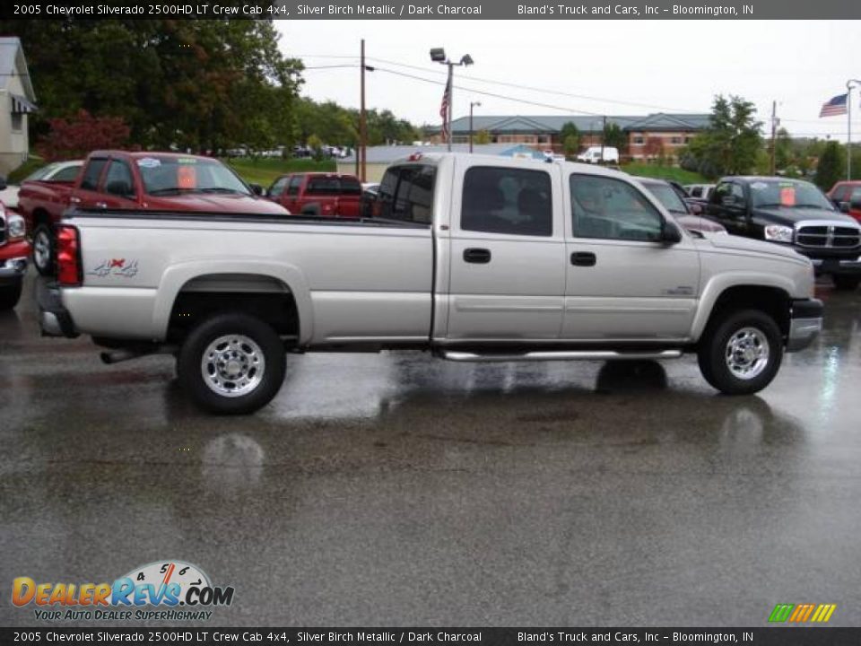 2005 Chevrolet Silverado 2500HD LT Crew Cab 4x4 Silver Birch Metallic / Dark Charcoal Photo #2