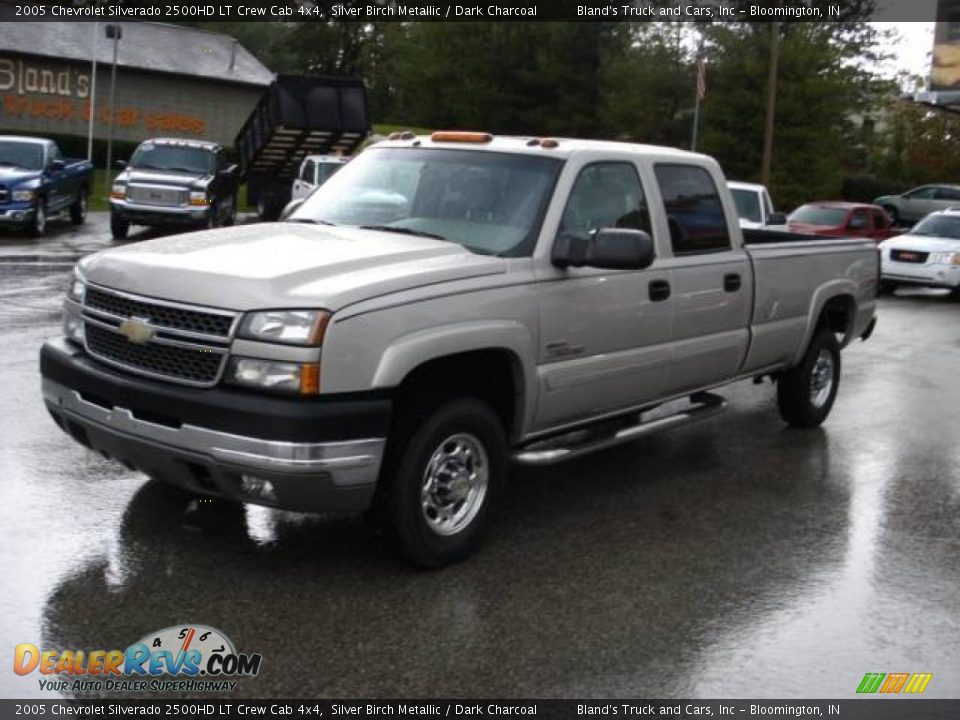 2005 Chevrolet Silverado 2500HD LT Crew Cab 4x4 Silver Birch Metallic / Dark Charcoal Photo #4