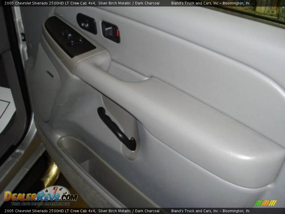 2005 Chevrolet Silverado 2500HD LT Crew Cab 4x4 Silver Birch Metallic / Dark Charcoal Photo #20