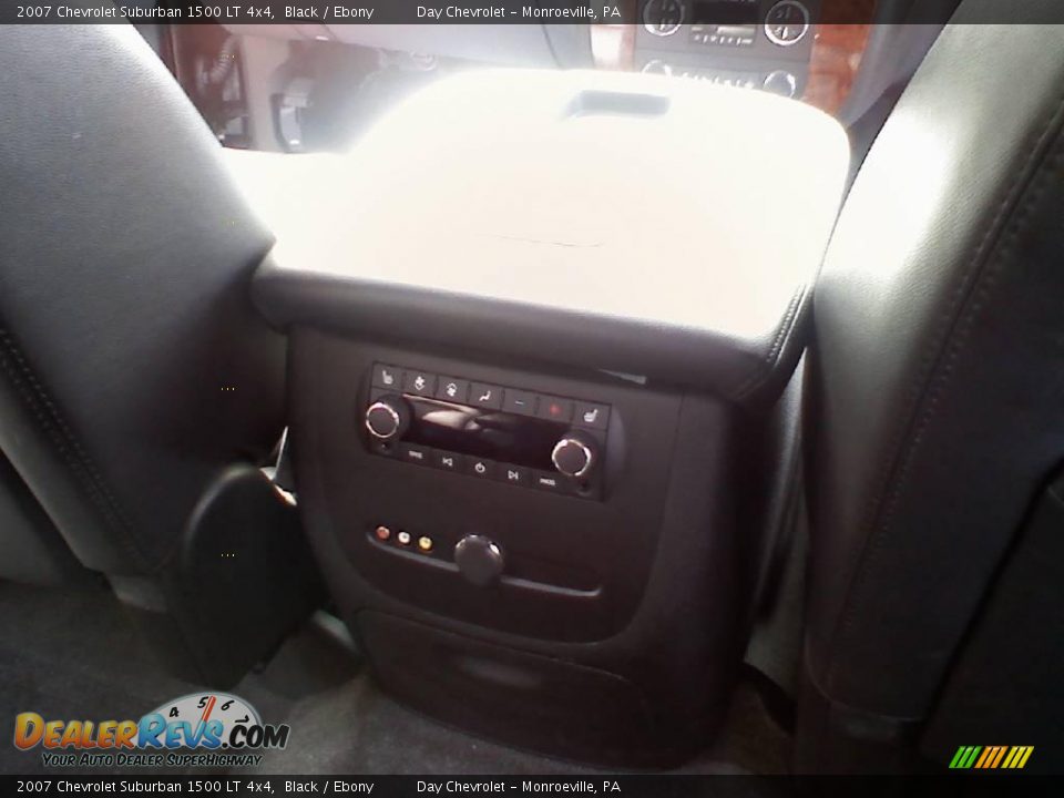 2007 Chevrolet Suburban 1500 LT 4x4 Black / Ebony Photo #13