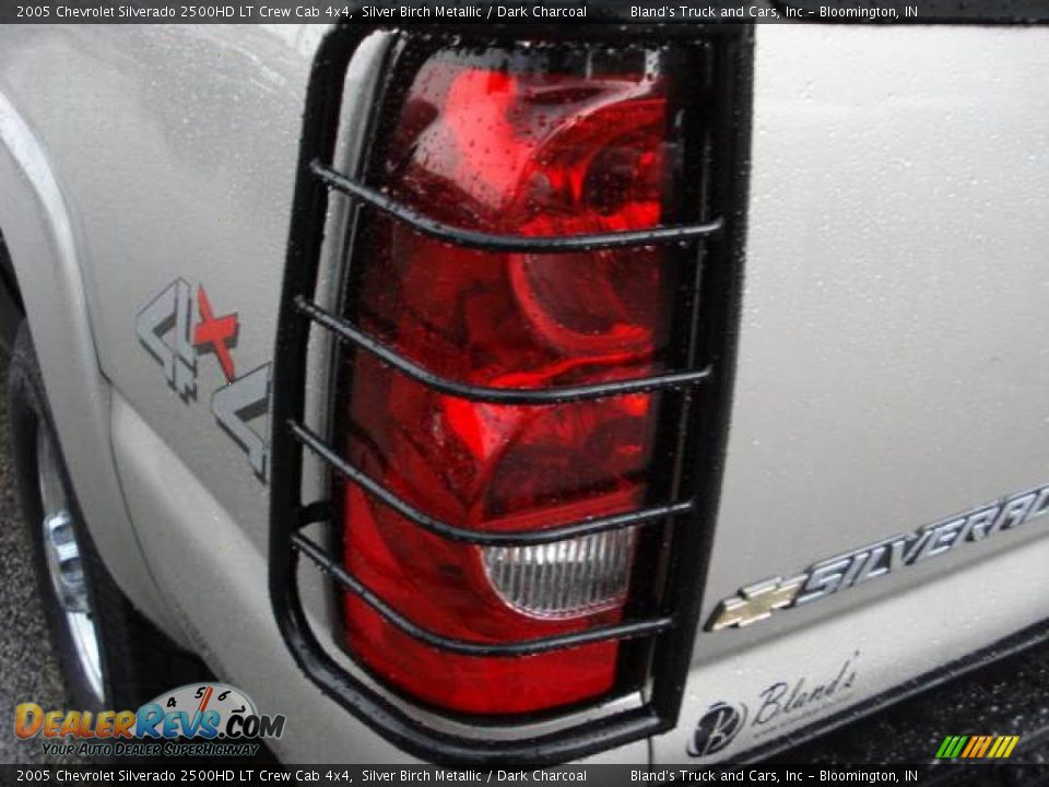 2005 Chevrolet Silverado 2500HD LT Crew Cab 4x4 Silver Birch Metallic / Dark Charcoal Photo #30