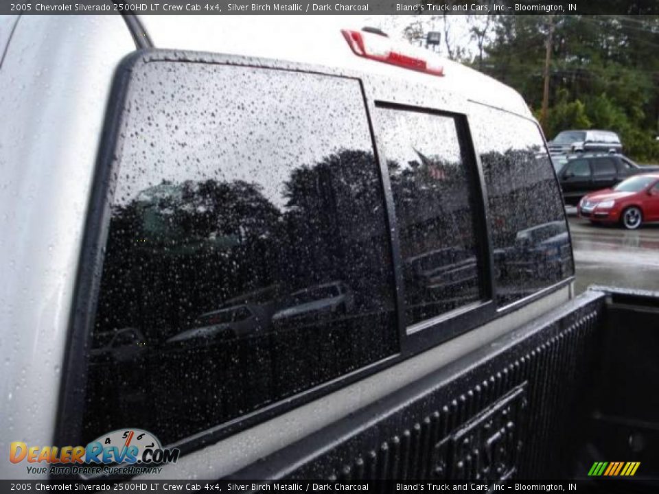 2005 Chevrolet Silverado 2500HD LT Crew Cab 4x4 Silver Birch Metallic / Dark Charcoal Photo #33