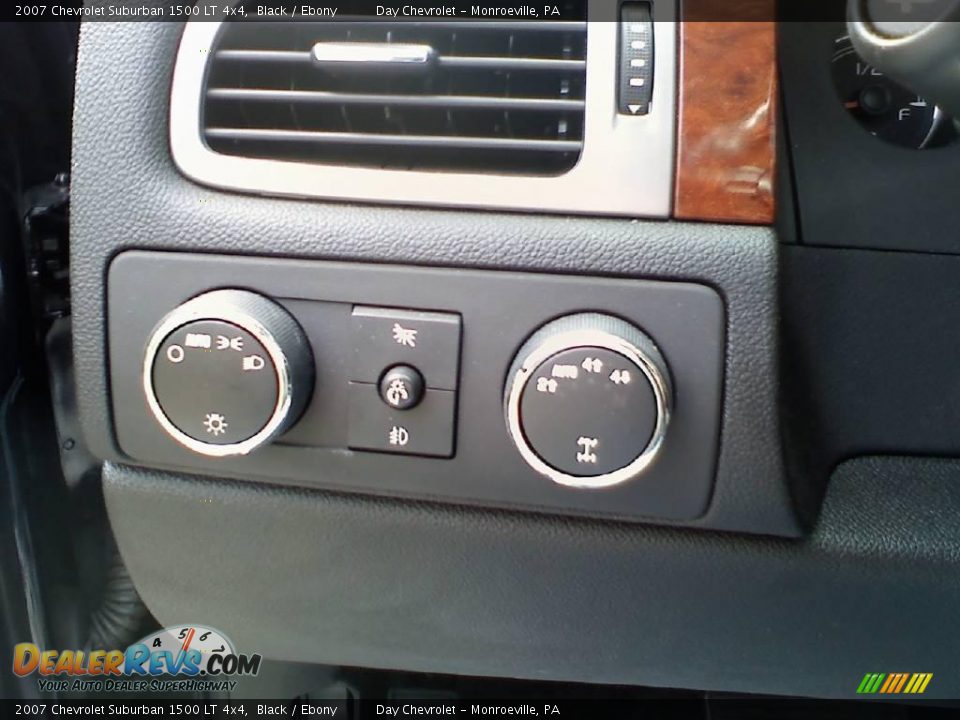 2007 Chevrolet Suburban 1500 LT 4x4 Black / Ebony Photo #21