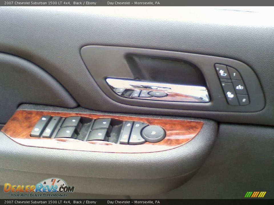 2007 Chevrolet Suburban 1500 LT 4x4 Black / Ebony Photo #22