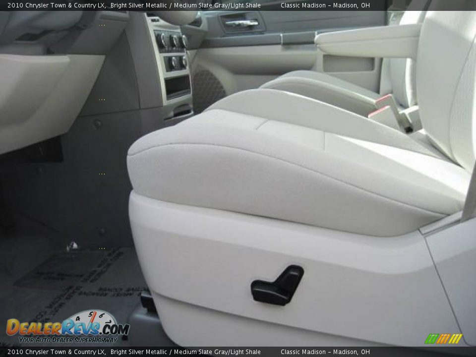 2010 Chrysler Town & Country LX Bright Silver Metallic / Medium Slate Gray/Light Shale Photo #6