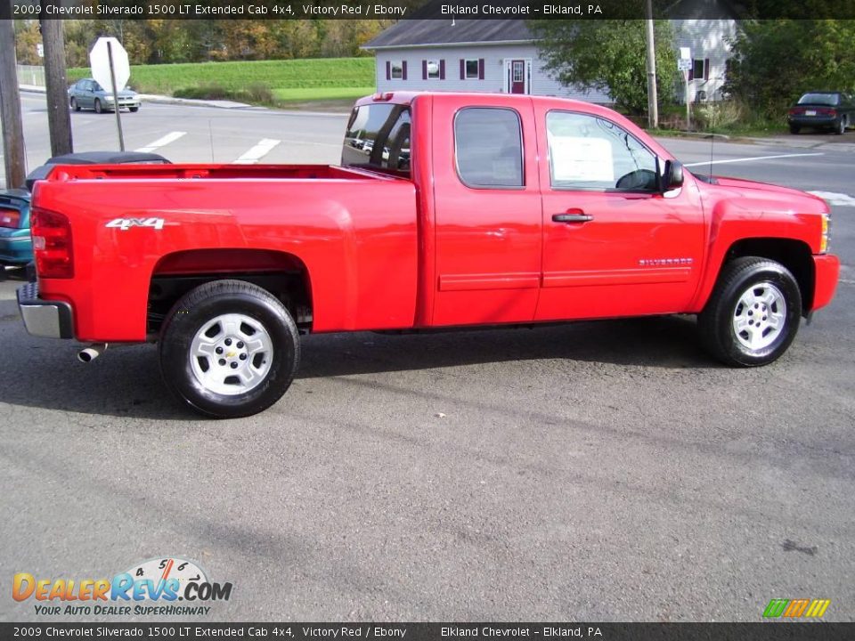 2009 Chevrolet Silverado 1500 LT Extended Cab 4x4 Victory Red / Ebony Photo #2