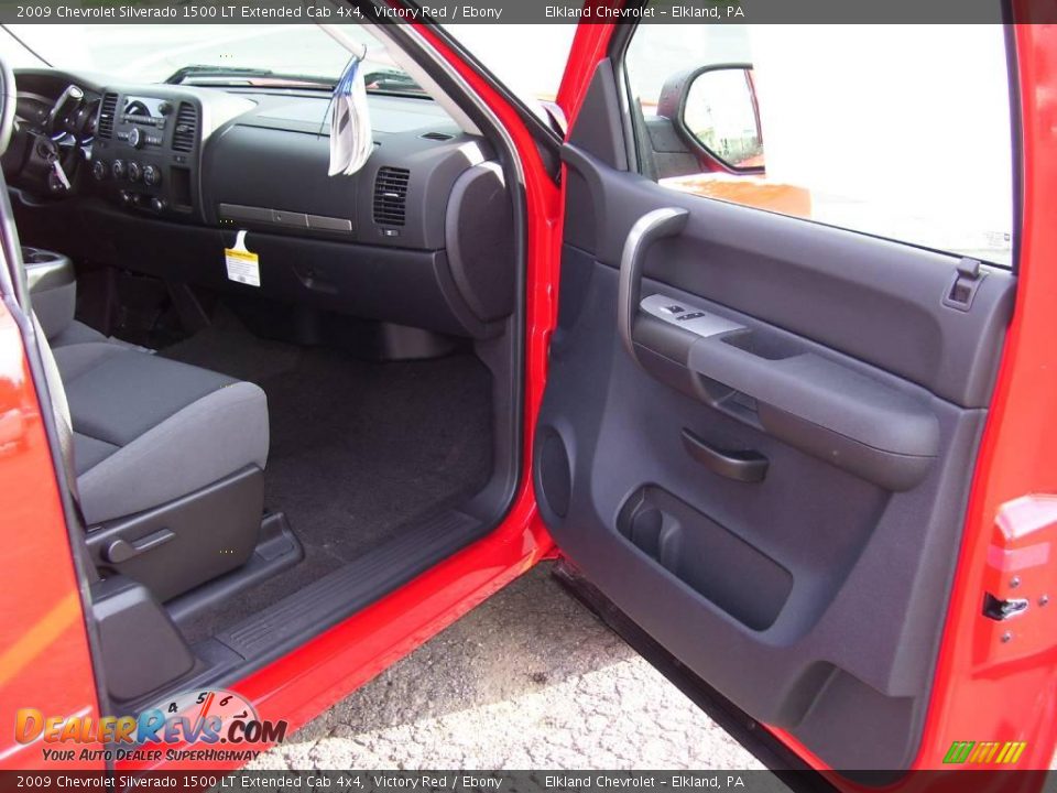 2009 Chevrolet Silverado 1500 LT Extended Cab 4x4 Victory Red / Ebony Photo #21