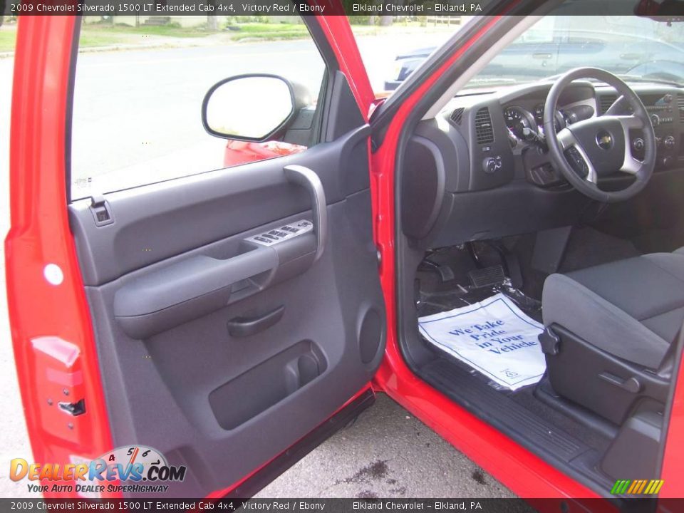 2009 Chevrolet Silverado 1500 LT Extended Cab 4x4 Victory Red / Ebony Photo #27