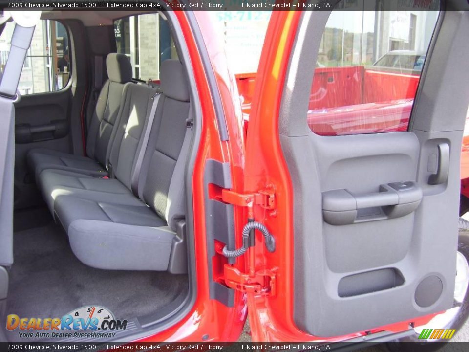 2009 Chevrolet Silverado 1500 LT Extended Cab 4x4 Victory Red / Ebony Photo #29