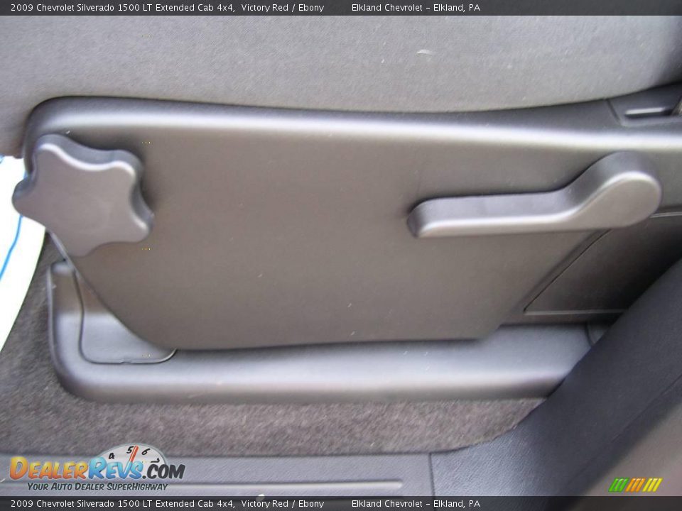 2009 Chevrolet Silverado 1500 LT Extended Cab 4x4 Victory Red / Ebony Photo #34