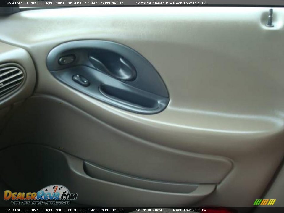1999 Ford Taurus SE Light Prairie Tan Metallic / Medium Prairie Tan Photo #12