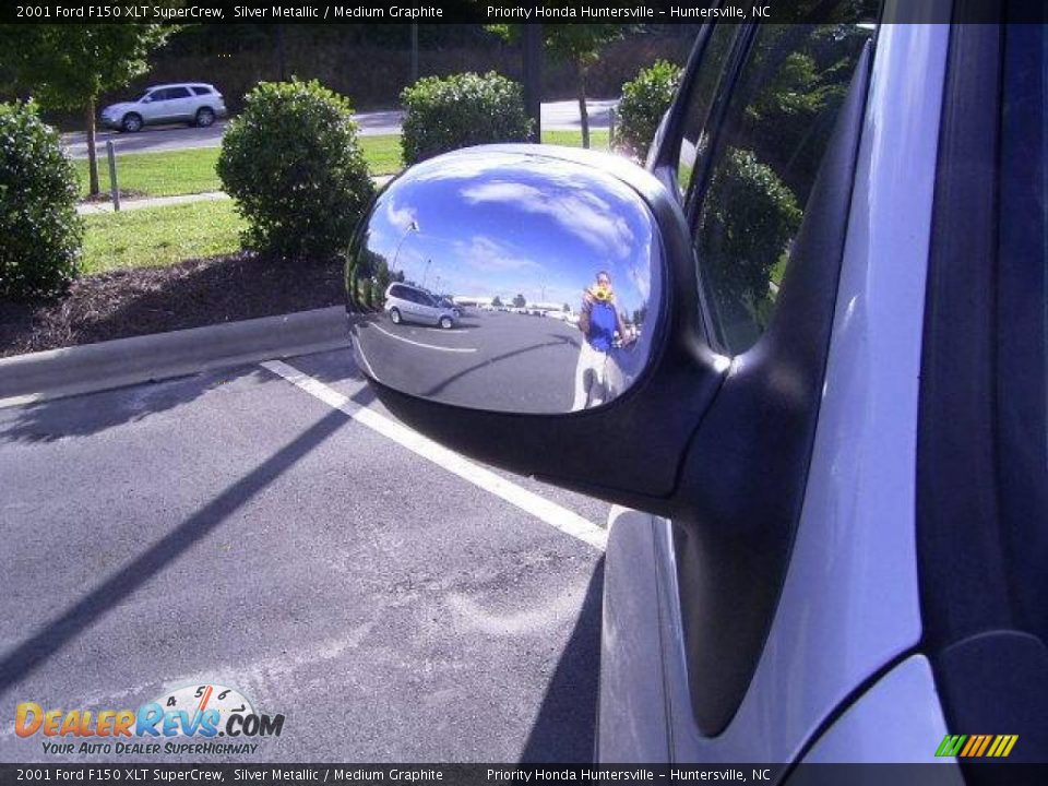 2001 Ford F150 XLT SuperCrew Silver Metallic / Medium Graphite Photo #17