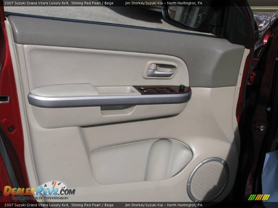 2007 Suzuki Grand Vitara Luxury 4x4 Shining Red Pearl / Beige Photo #9