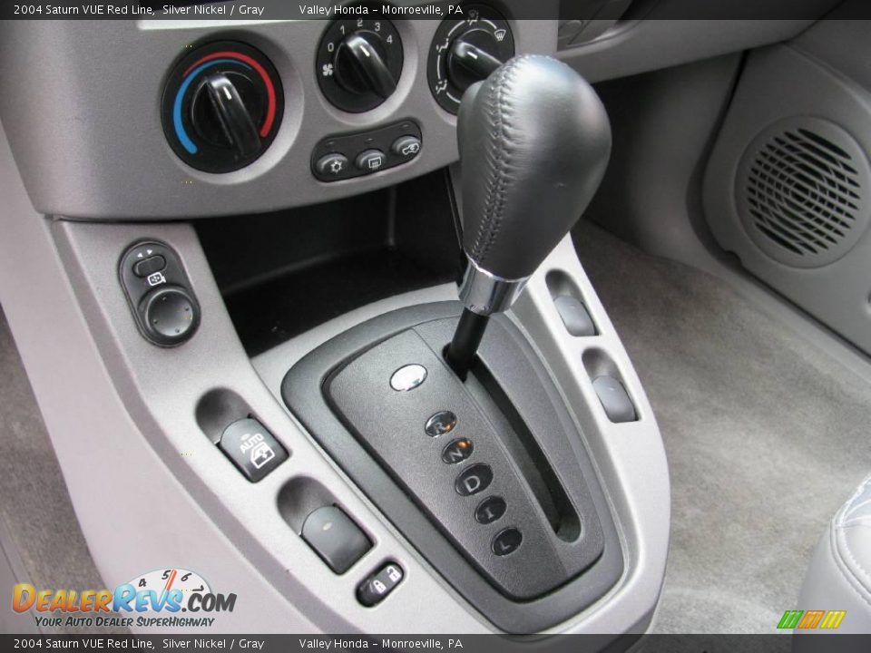 2004 Saturn VUE Red Line Silver Nickel / Gray Photo #13