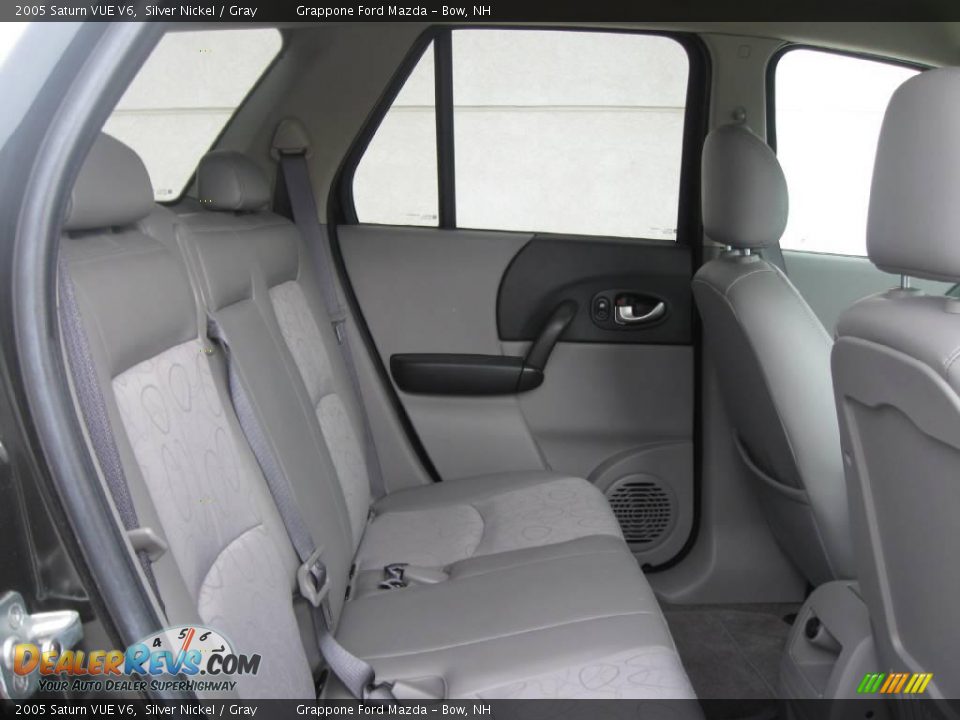 2005 Saturn VUE V6 Silver Nickel / Gray Photo #5