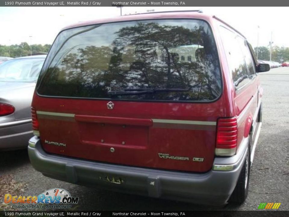1993 Plymouth Grand Voyager LE Metallic Red / Gray Photo #2