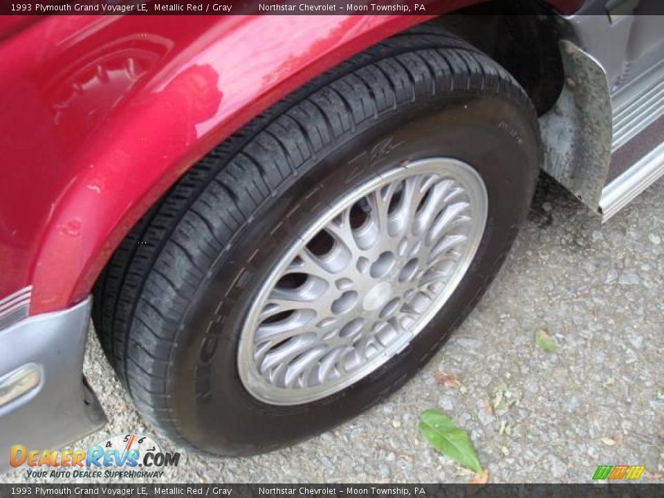 1993 Plymouth Grand Voyager LE Metallic Red / Gray Photo #7