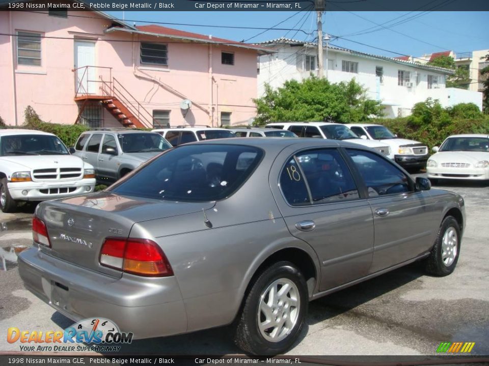 1998 Nissan Maxima GLE Pebble Beige Metallic / Black Photo #3