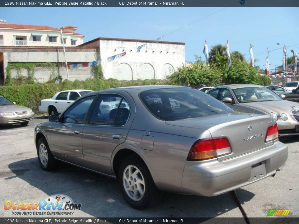 1998 Nissan Maxima GLE Pebble Beige Metallic / Black Photo #5