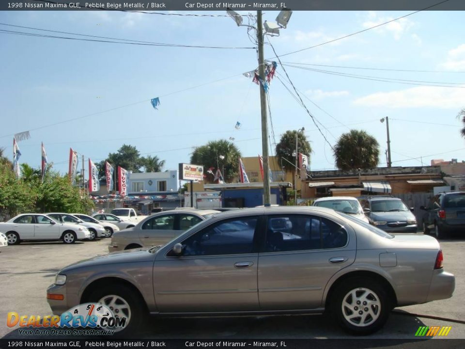 1998 Nissan Maxima GLE Pebble Beige Metallic / Black Photo #6
