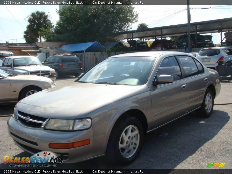 1998 Nissan Maxima GLE Pebble Beige Metallic / Black Photo #7
