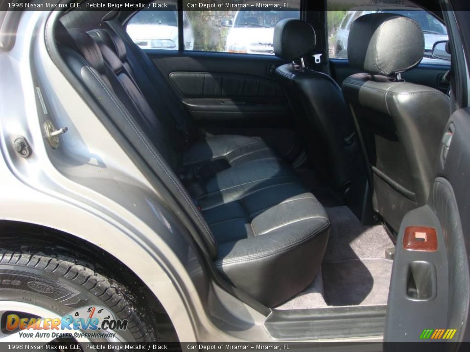 1998 Nissan Maxima GLE Pebble Beige Metallic / Black Photo #12