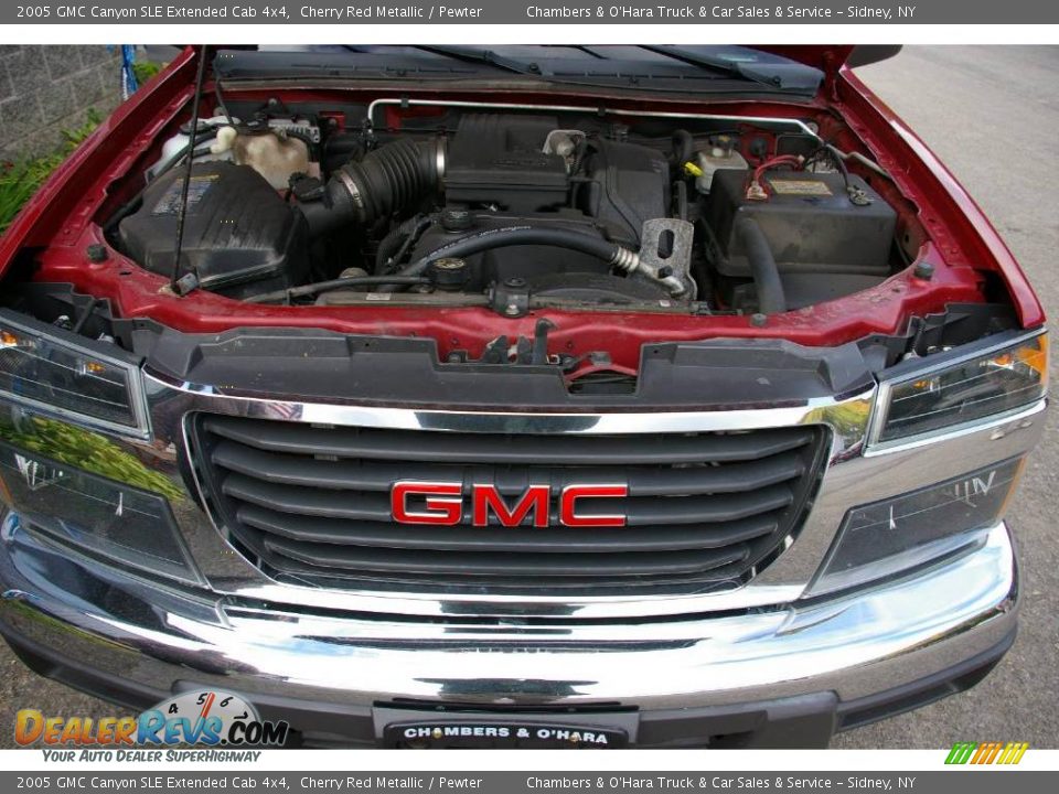 2005 GMC Canyon SLE Extended Cab 4x4 Cherry Red Metallic / Pewter Photo #11