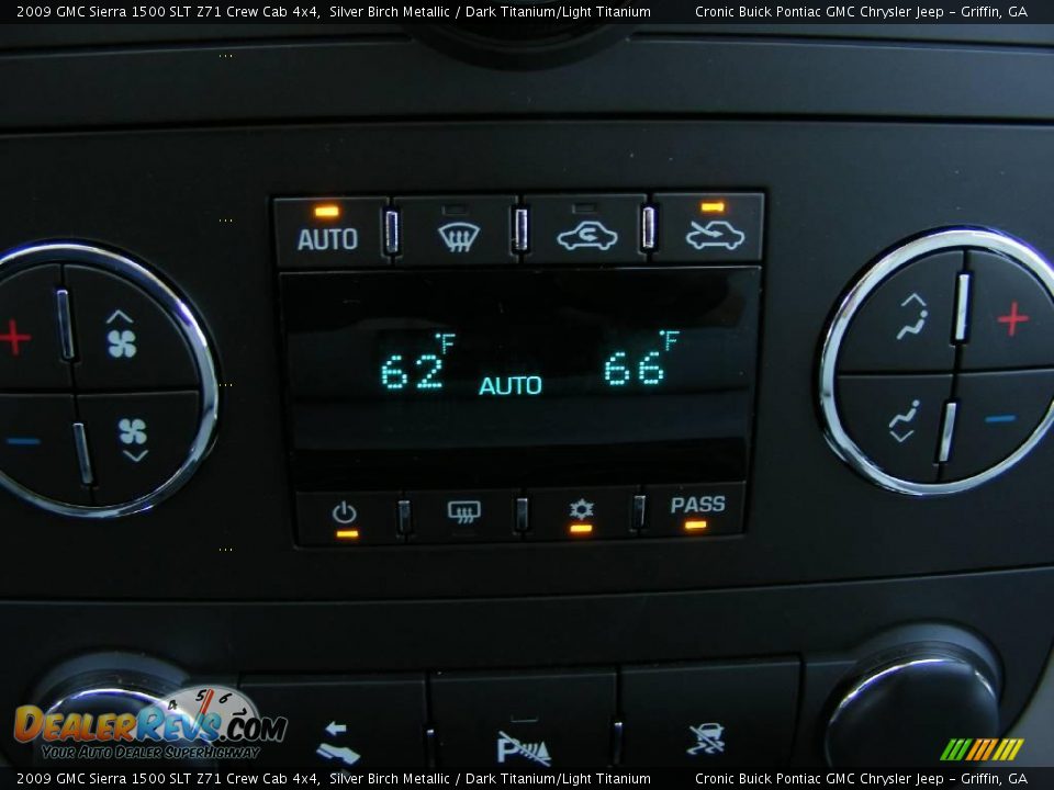 2009 GMC Sierra 1500 SLT Z71 Crew Cab 4x4 Silver Birch Metallic / Dark Titanium/Light Titanium Photo #22