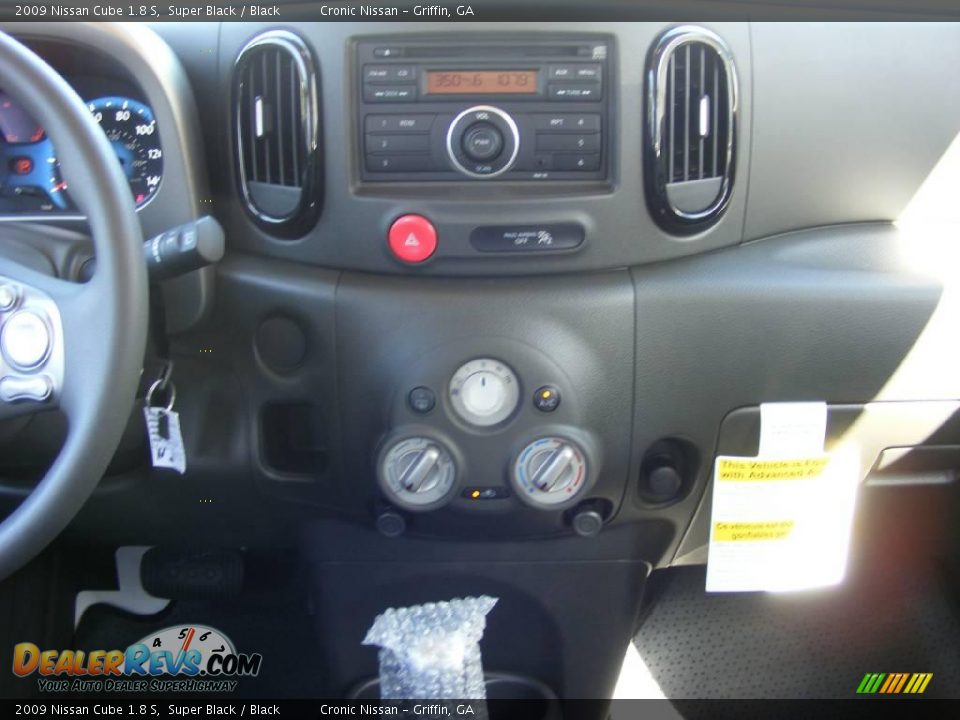 2009 Nissan Cube 1.8 S Super Black / Black Photo #11