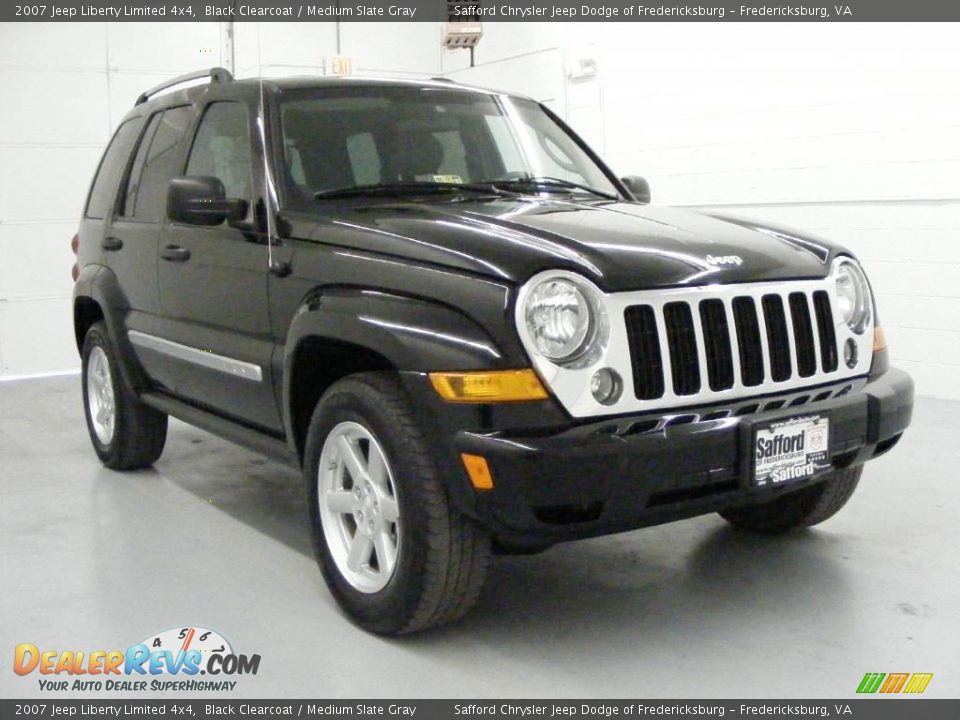 2007 Jeep Liberty Limited 4x4 Black Clearcoat / Medium Slate Gray Photo #3