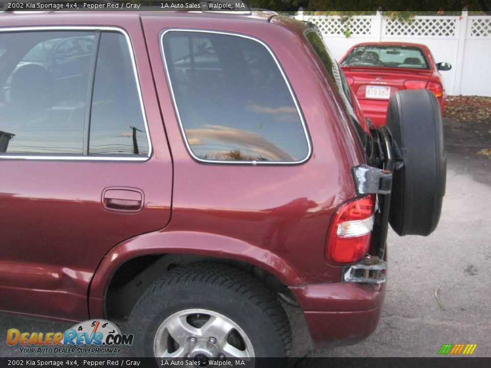 2002 Kia Sportage 4x4 Pepper Red / Gray Photo #10
