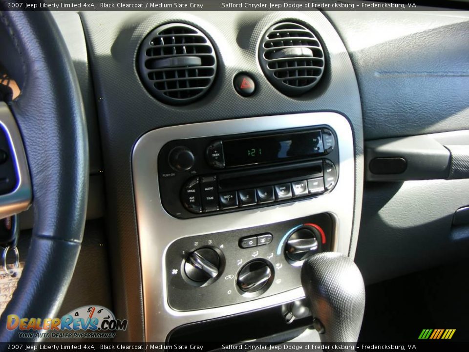 2007 Jeep Liberty Limited 4x4 Black Clearcoat / Medium Slate Gray Photo #24