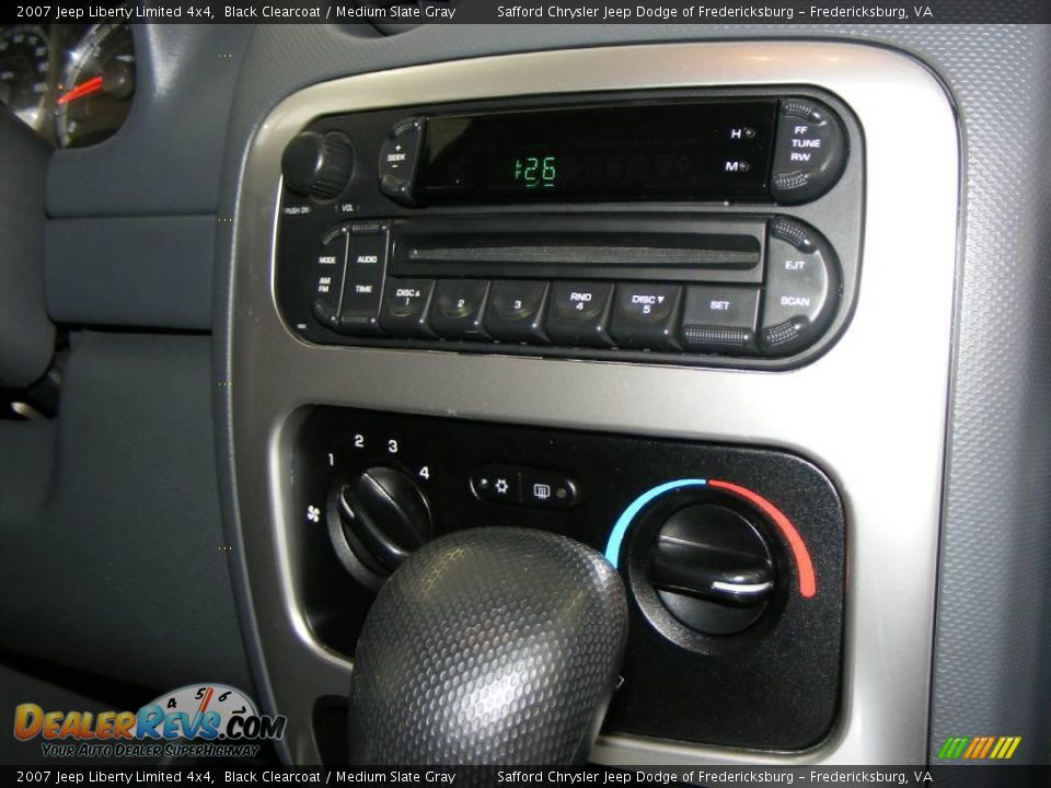 2007 Jeep Liberty Limited 4x4 Black Clearcoat / Medium Slate Gray Photo #26