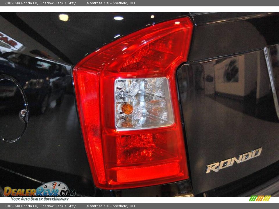 2009 Kia Rondo LX Shadow Black / Gray Photo #8