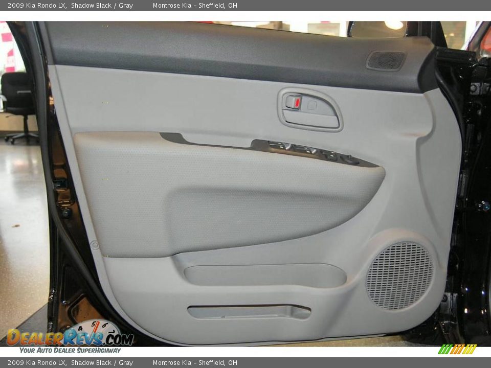 2009 Kia Rondo LX Shadow Black / Gray Photo #28