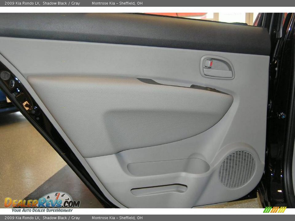 2009 Kia Rondo LX Shadow Black / Gray Photo #29