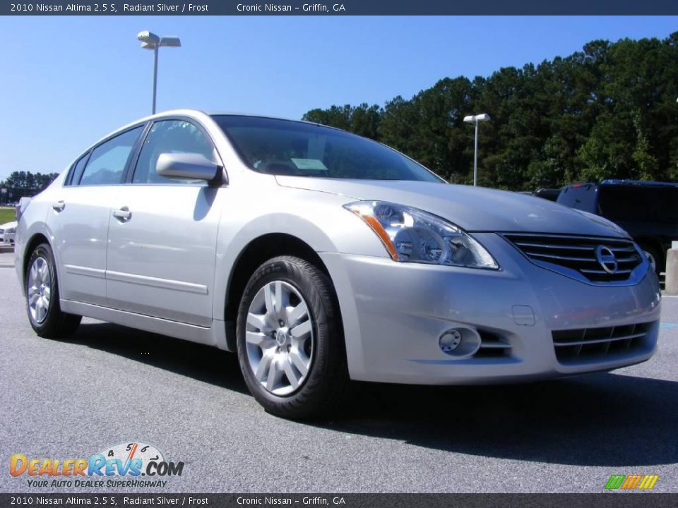 2010 Nissan Altima 2.5 S Radiant Silver / Frost Photo #4