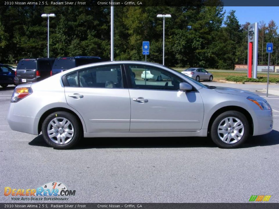 2010 Nissan Altima 2.5 S Radiant Silver / Frost Photo #5